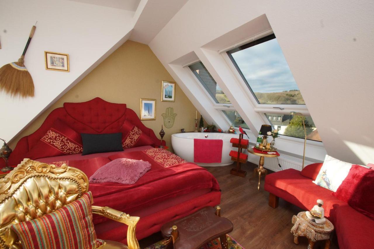 Gaestehaus Koehler Waldsolms ภายนอก รูปภาพ